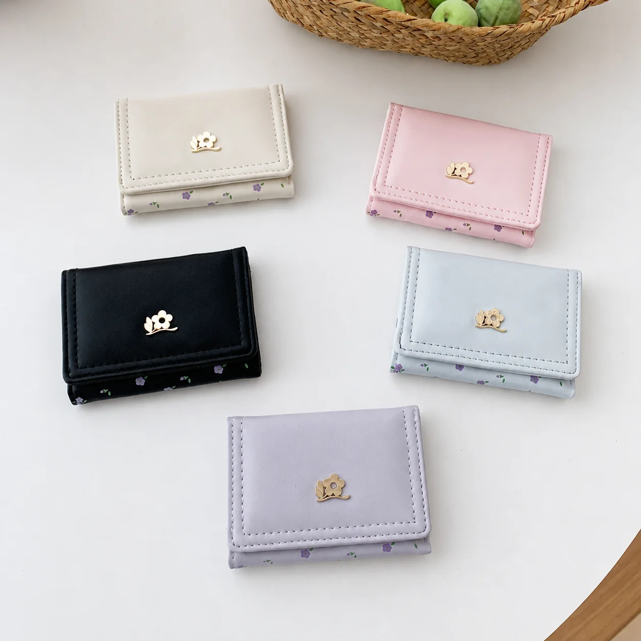 Women's Short Trifold Wallet PU Leather Floral Charm Card Holder Compact Purse Multi-Slot Organizer Trendy Mini Fashion Clutch