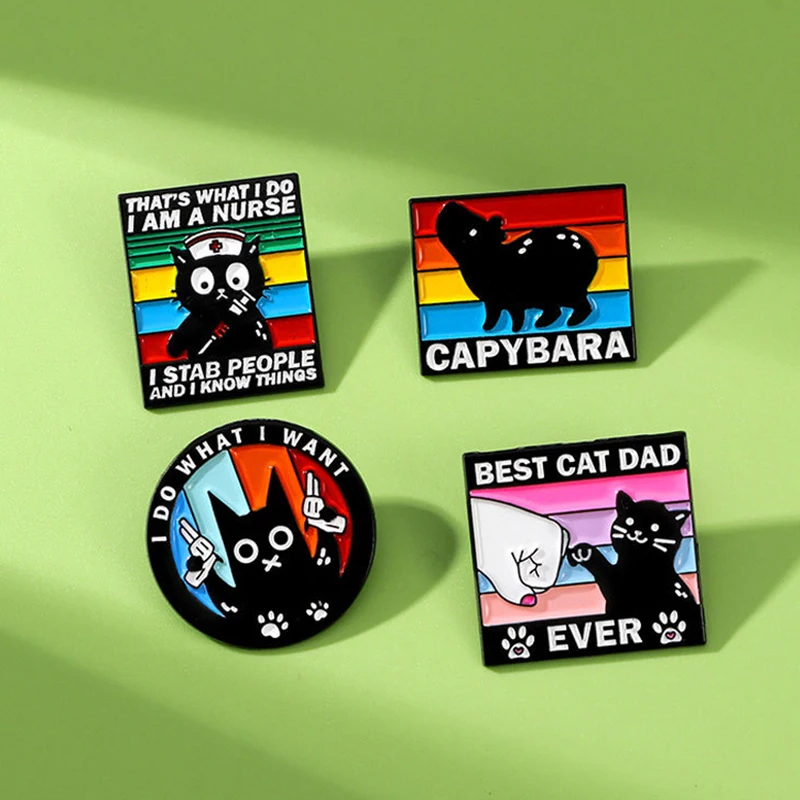 Bonito broche de gato negro de arcoíris, jeringa para médico, enfermera, gato, punzón de pistola de mano, capibara, insignia de Metal de Animal creativo, Pin Punk, regalo de joyería