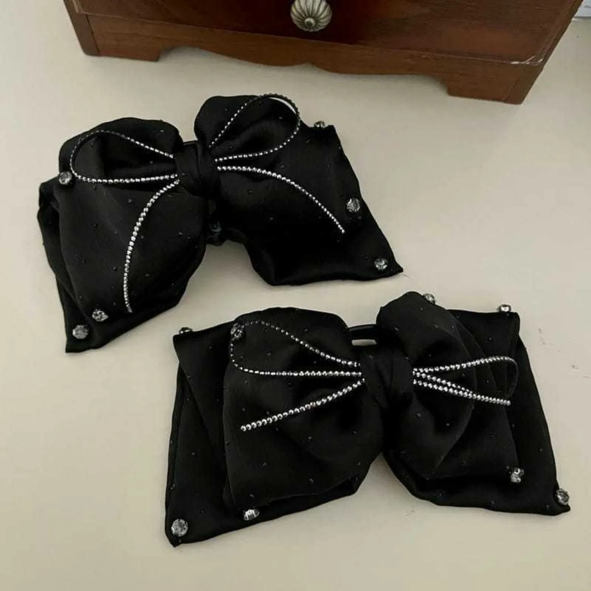 

Элитная заколка для хвоста: новинка, легко сочетается, доступная роскошь, модный аксессуар, женская заколка-бант для волос