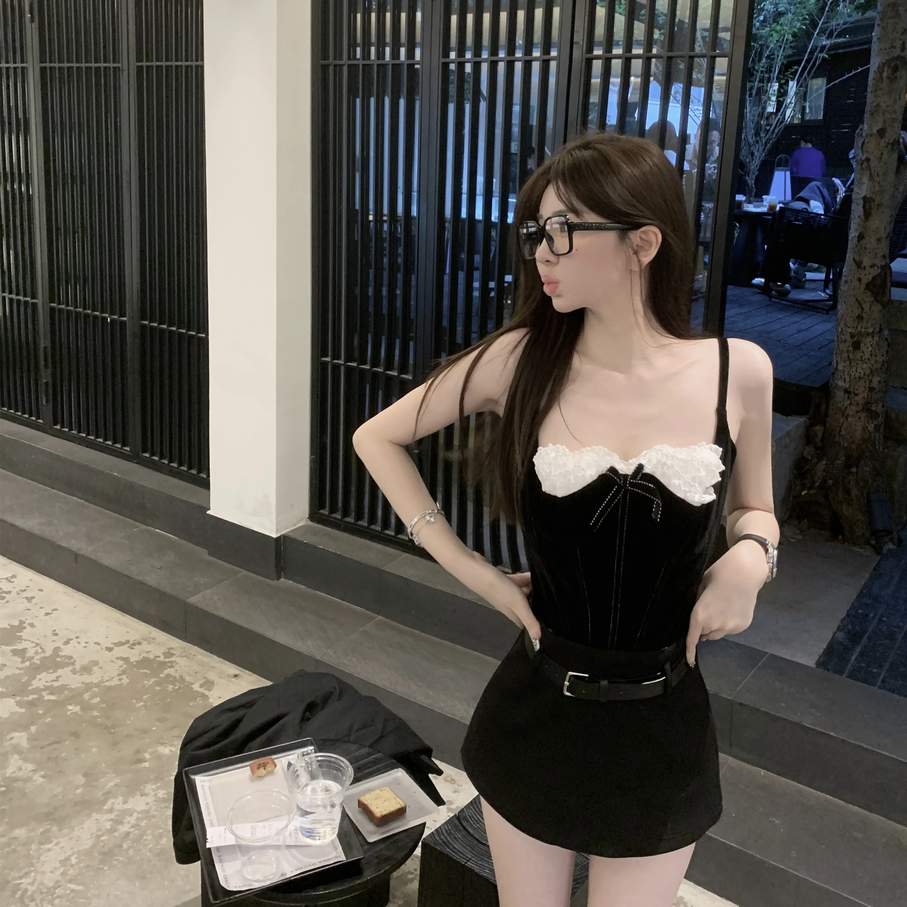 

Sweet Velvet Lace Patchwork Fibone Strap Top Women's Faion Commute Sle Pure Color Polyester Fiber Casual Vest