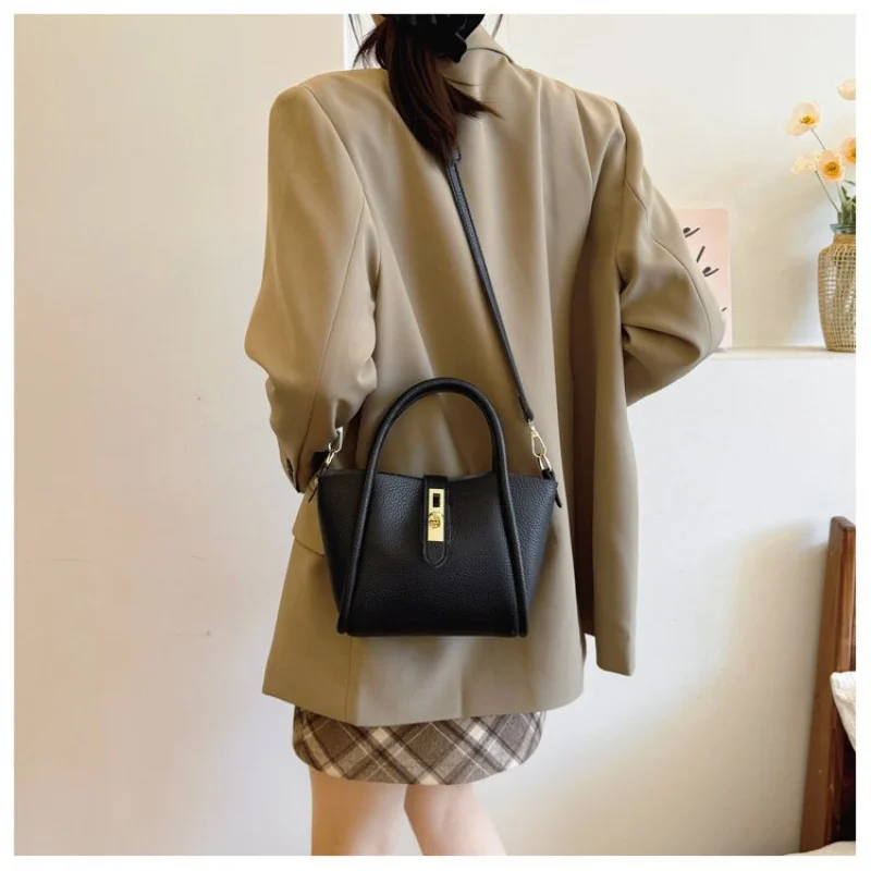 

Luxury Women's Shoulder Bag Crafted From Fine Leather Featuring Elegant Vintage Lightweight Soft Daily Refined Look​