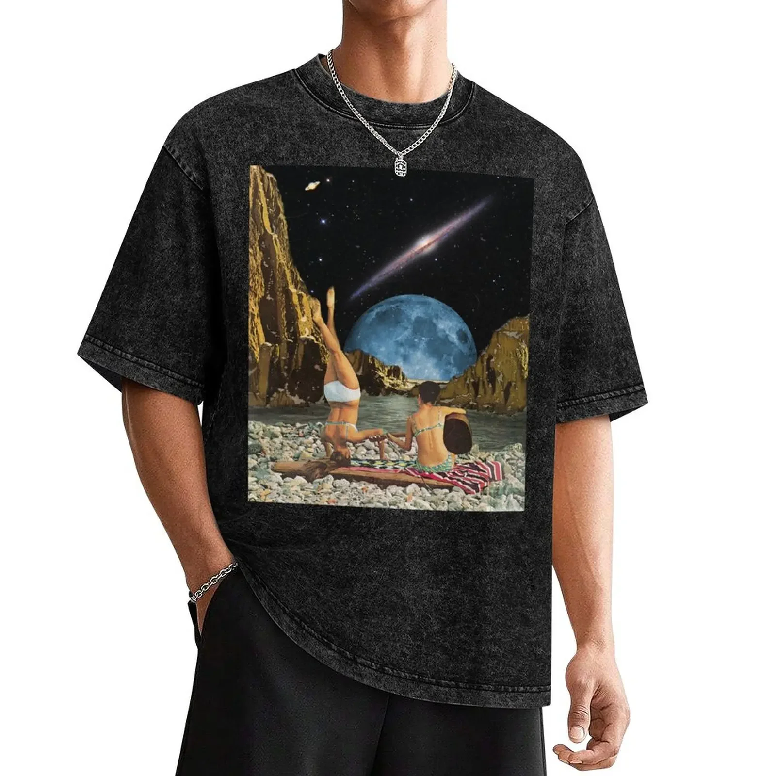 

Vintage Collage Art T-Shirt anime figures customs clothing for men