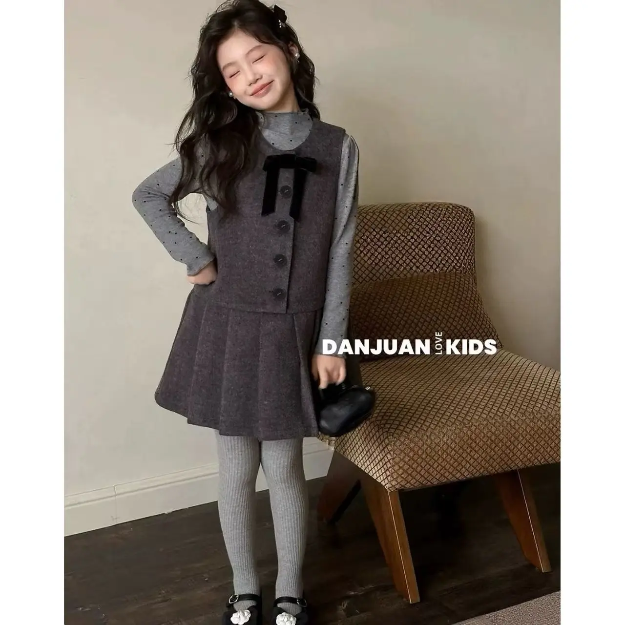 Girls' 2026 Spring and Autumn New Dress Set Children's Super Beautiful Woolen Vest Skirt Two Piece Set Trendy
