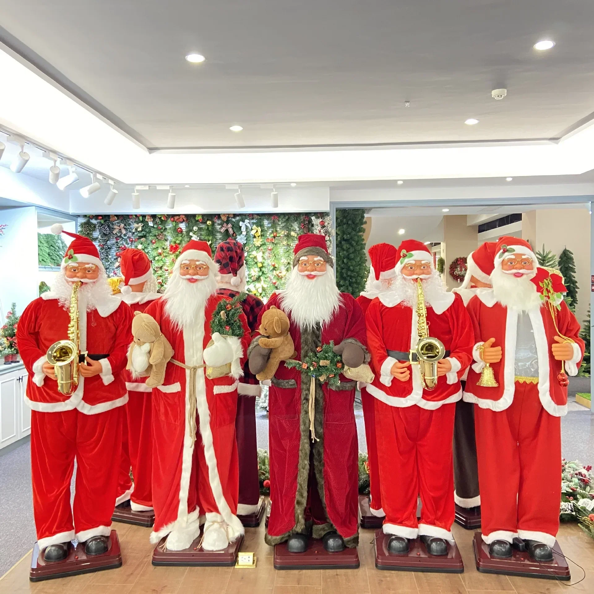 Christmas decoration will sing and dance 1.8 meters Santa Claus Hotel shopping mall welcome Christmas decoration ornament