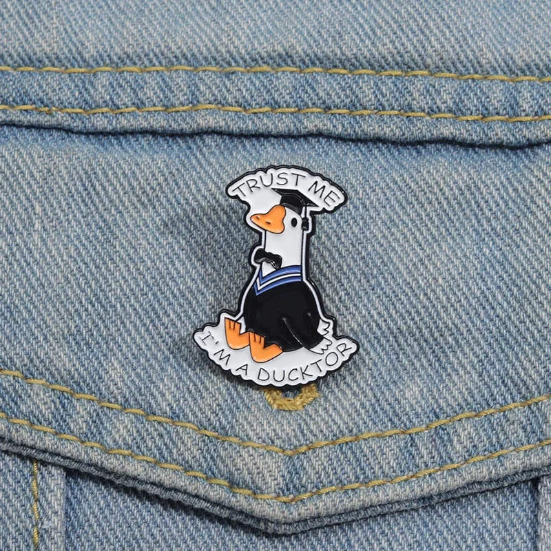 Trust Me I'm A Ducktor Enamel Pins Cartoon Duckling Animal Doctor Lapel Badge Brooches Jewelry Gift for Nurse Medicine Wholesale