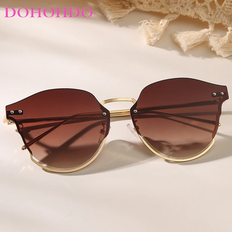 

DOHOHDO Metal Cat Eye Sunglasses Women 2024 New Men Fashion Rivets Trending Sun Glasses Brand Casual Male Eyewear Shades UV400