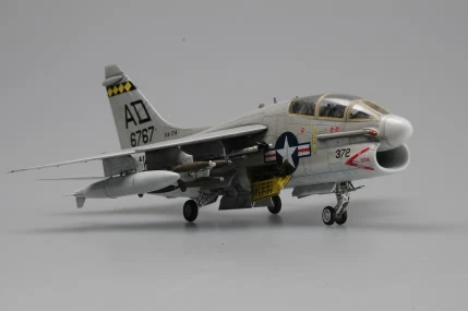 Hobbyboss-corsair iiプラスチック製アセンブリモデルおもちゃ、航空機戦闘機、ミリタリーギフト、87209、1、72、TA-7C