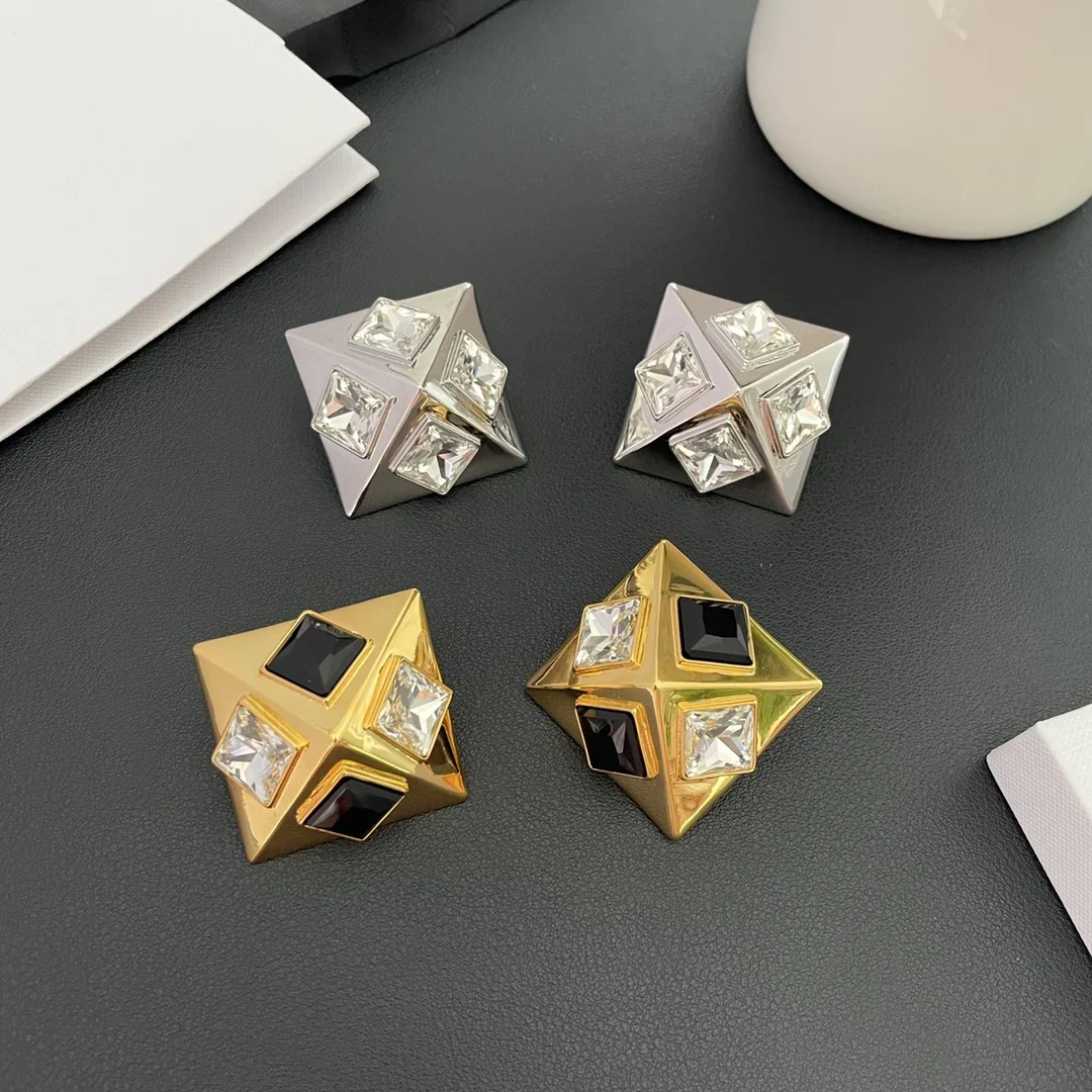 Europe Famous Designer Brand Gold Silver Geometric Crystal Earrings Exaggerate Ear Clip Women Jewelry Trend
