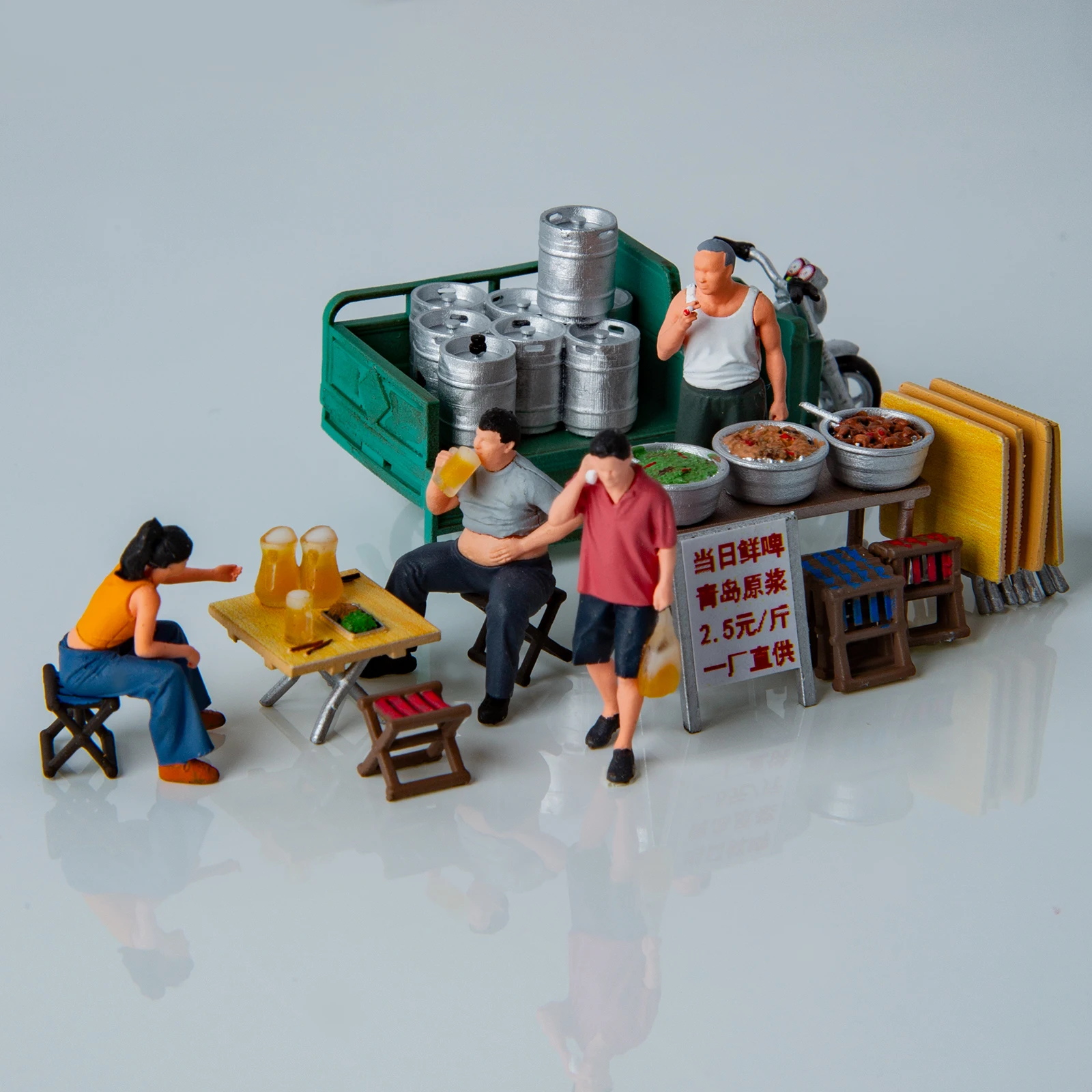 1/64 Figurines Resin Model Beer Stall Mini People Street Food Cart Kegs Table Stools Night Market Diorama Scene Accessories