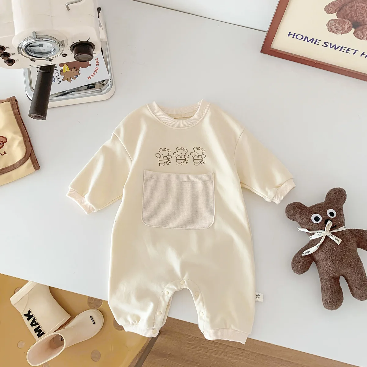 Ins Spring Autumn Newborn Boys Rompers Cotton Long Sleeve Cartoon Pocket Baby Boys Bodysuit Solid Loose Infant Boys Onesies