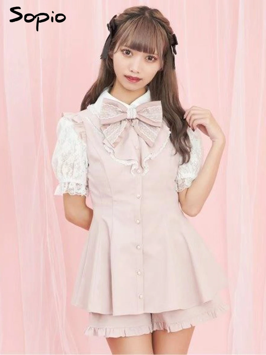 

Японский комплект в стиле лолита из двух предметов: летняя кружевная рубашка с бантом и шорты с рюшами в стиле джирай-кей, милый кавайный наряд