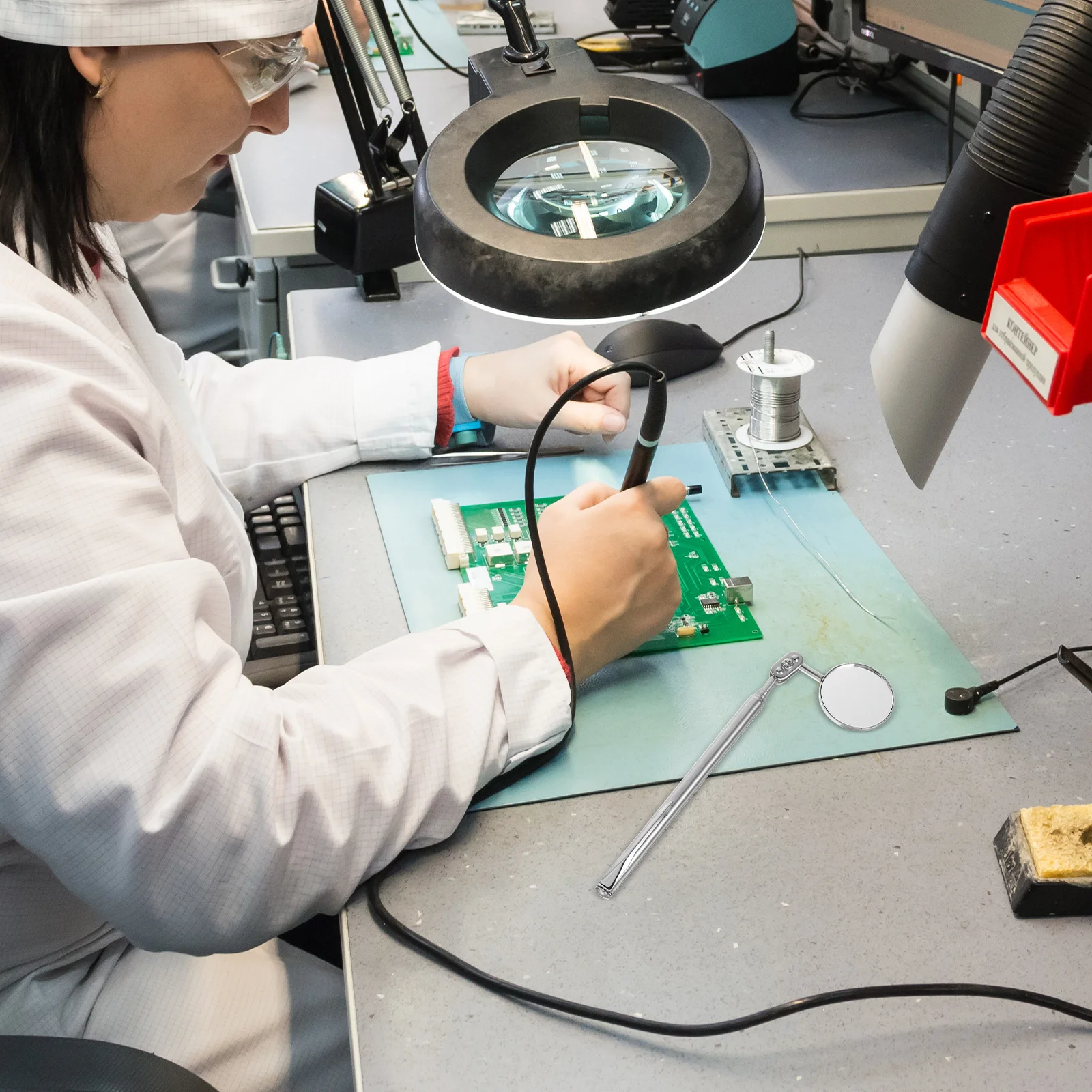 

Small Round Mirror 30Mm Extendable Telescoping 360 Degree Swivel High Definition For Mechanics Stainless Steel Portable