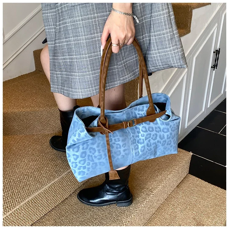 Leopard Print Sewing Thread Hasp Youth Sweet Shoulder Bags for Women 2026 Hot Sale Large Capacity Sense of Luxury Tote Bags