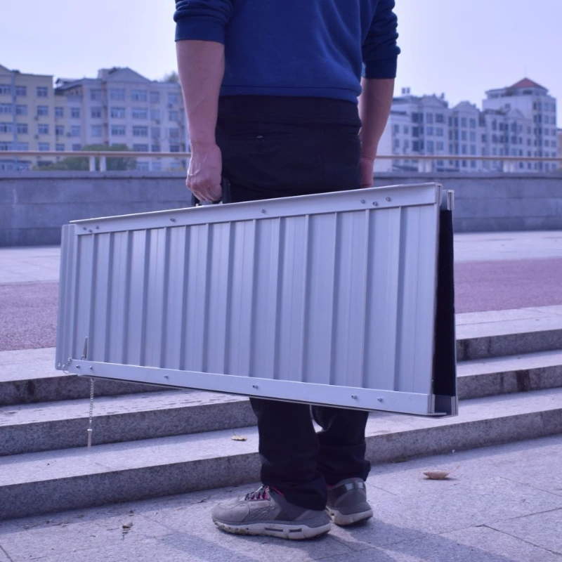

Senator-friendly transformation Barrier-free folding aluminum wheelchair Up and down steps Artifact Movable ramp