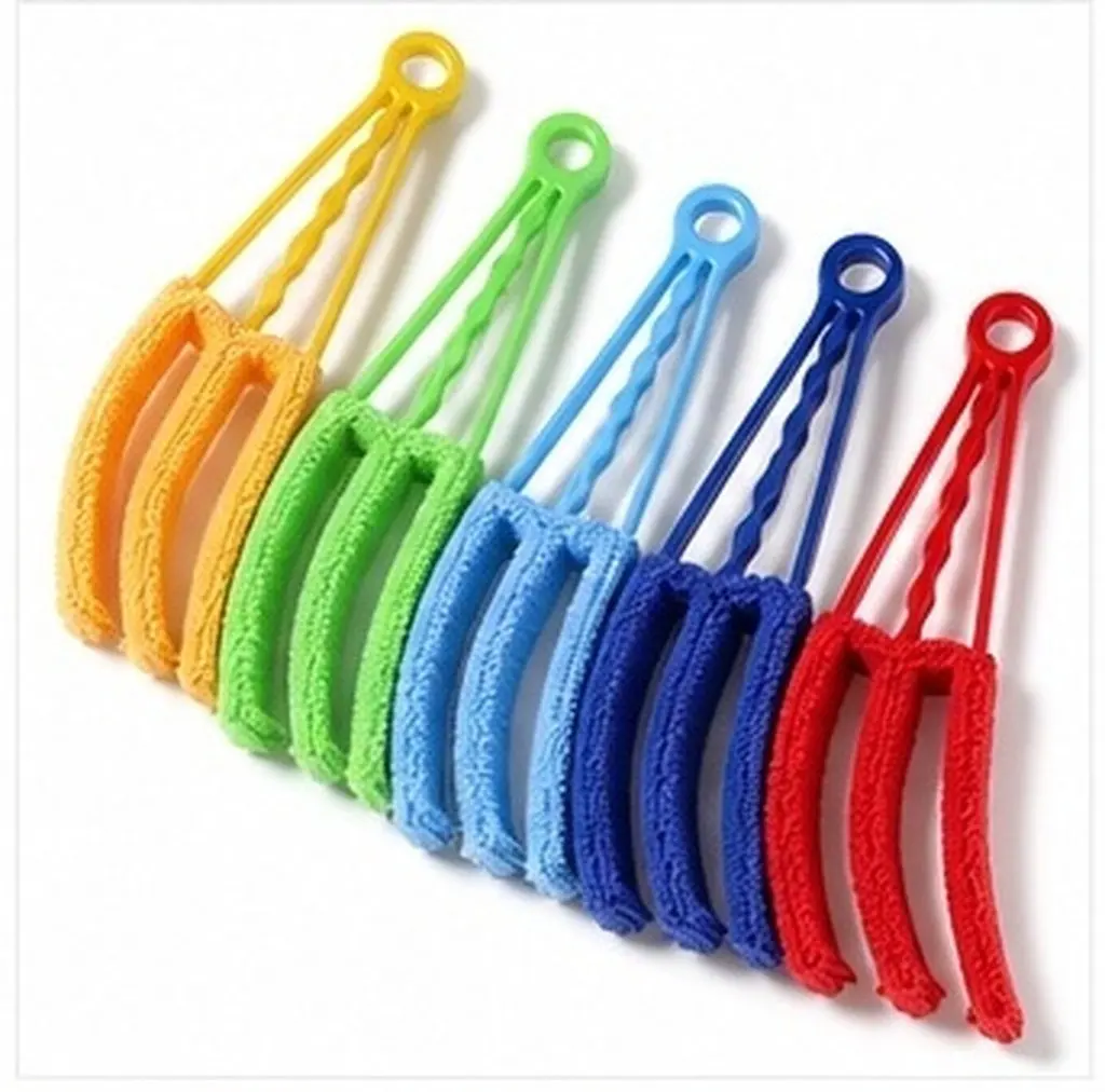5-Piece Ceiling Duster Brush Set with Extendable Handle for Air Vents, High-Dust Areas & Holiday Cleaning