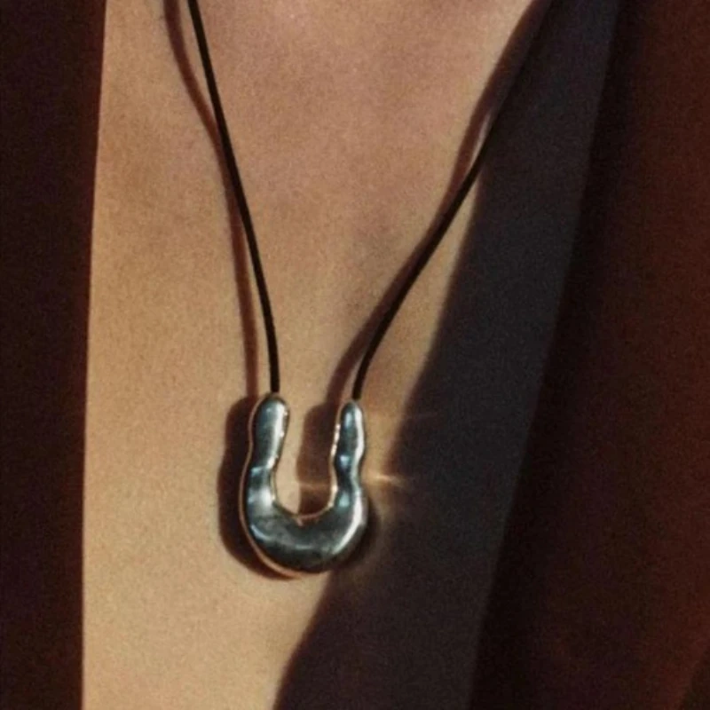 

Europe Fashion Design Gold Silver Geometric Pendant Necklace Woman Popular Minimalist Jewelry Accessories