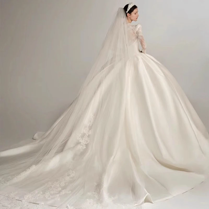 فستان زفاف عتيق بأكمام طويلة من الدانتيل ورقبة على شكل حرف V فستان زفاف على شكل حرف a من الساتان ذيل طويل لحفلات زفاف الكنيسة #2