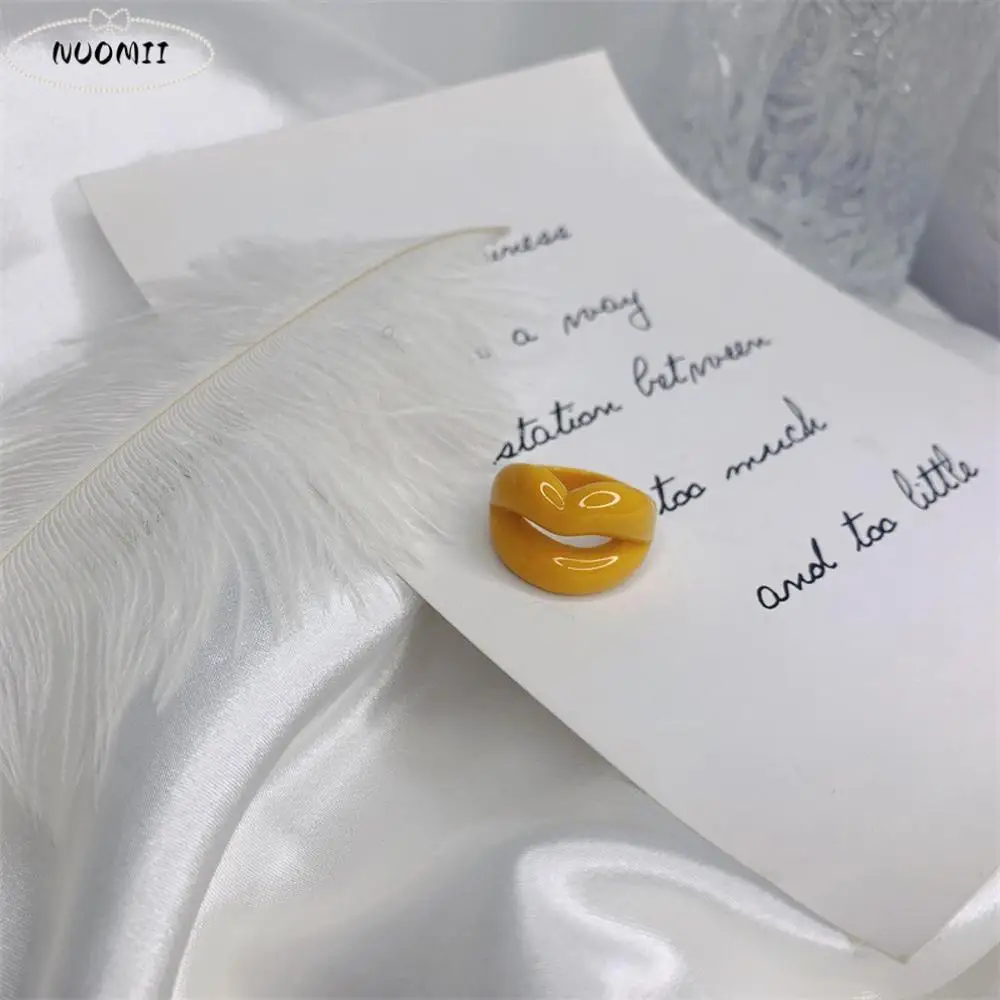 شفافة جديدة الاكريليك هندسية مربع للنساء الأزياء والمجوهرات الشفاه الراتنج خواتم البنصر #1