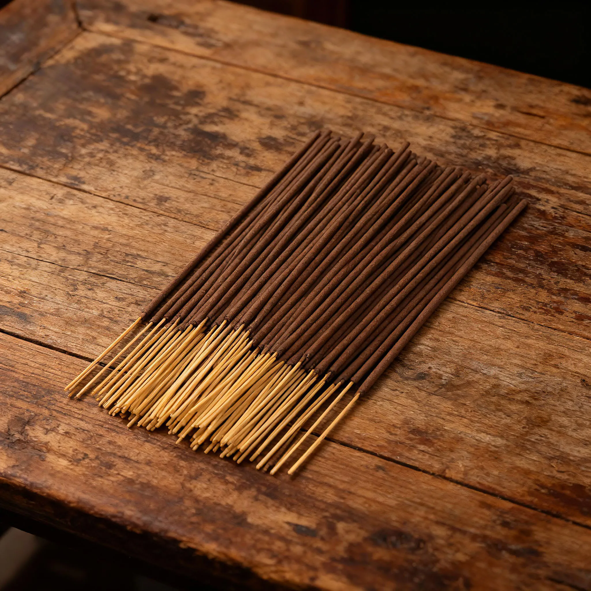 20/50/100/200 قطعة، أعواد بخور عود عالية الجودة، مصنوعة من خشب الأبنوس الطبيعي، العود لديه فوائد متعددة، العطر يانع وهو البخور الأكثر شيوعًا للاستخدام اليومي للرعاية الصحية، مناسبة للاستخدام المنزلي، اليوجا، والتأمل، وما إلى ذلك