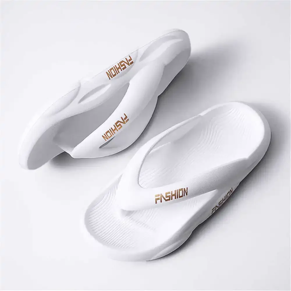 

Spring-autumn Summer Man's Sports Slippers Sneakers Size 36 Shoes Cheap Gold Sandals Universal Brand Shuse From China Idea