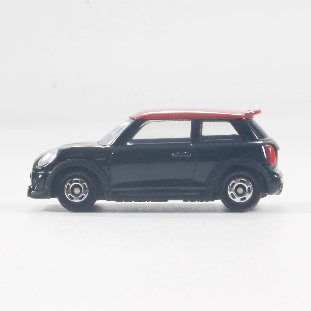 Takara Tomy Tomica AO-05 아시아 한정판 미니 쿠퍼 체중계 1/57, 미니어처 다이캐스트 합금 자동차 모델, 어린이 장난감 선물