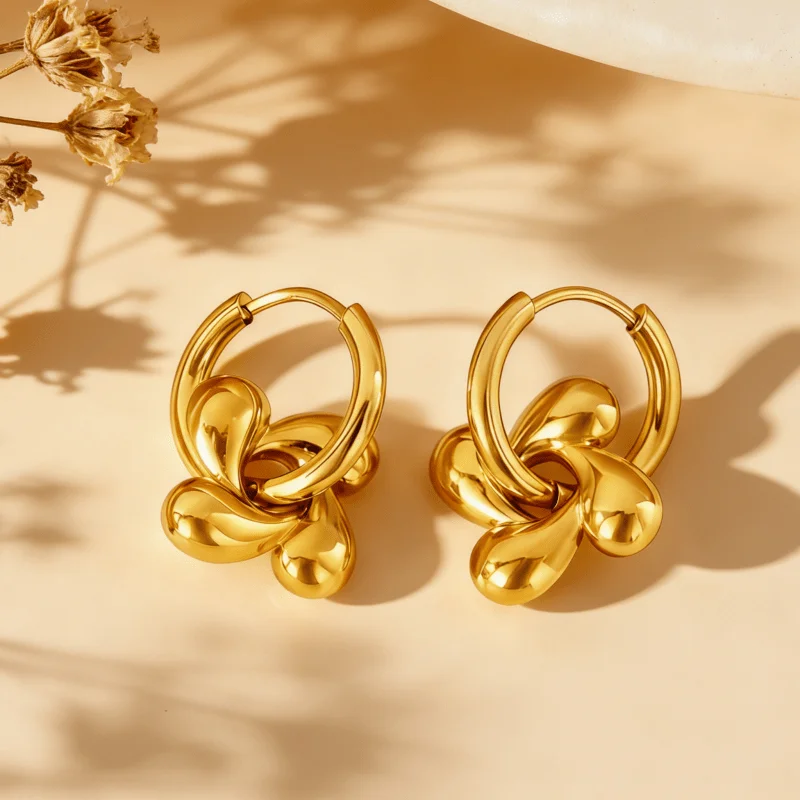 316L stainless steel hypoallergenic Golden earrings, four-leaf flower shape, anti-fading, suitable for skin-friendly