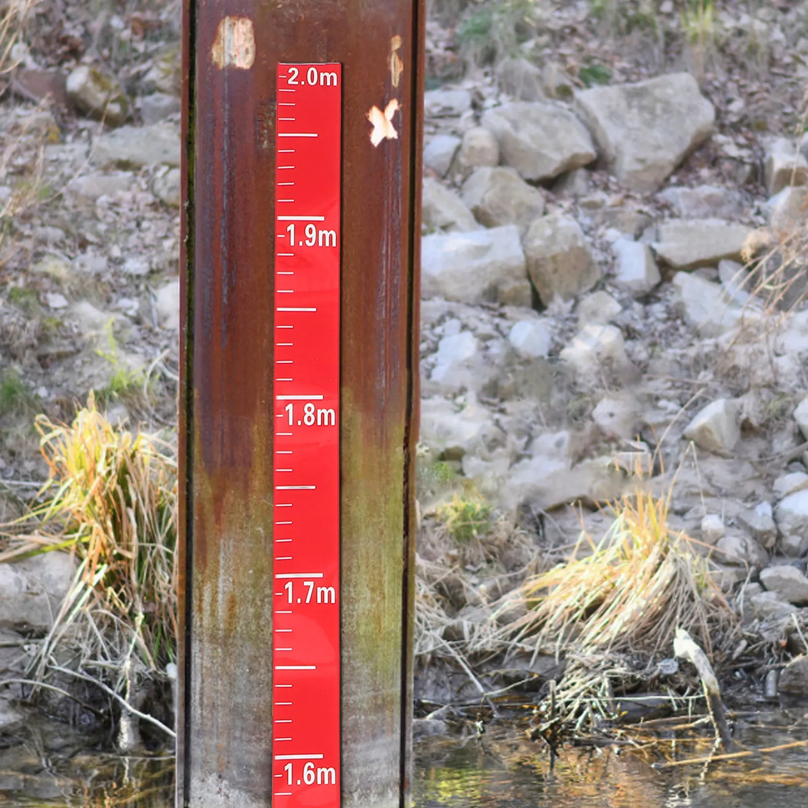 

Water Level Scale Sticker Self-Adhesive Waterproof Reflective Ruler for Pond Pool Water Tank Level Indicator Precise Measurement