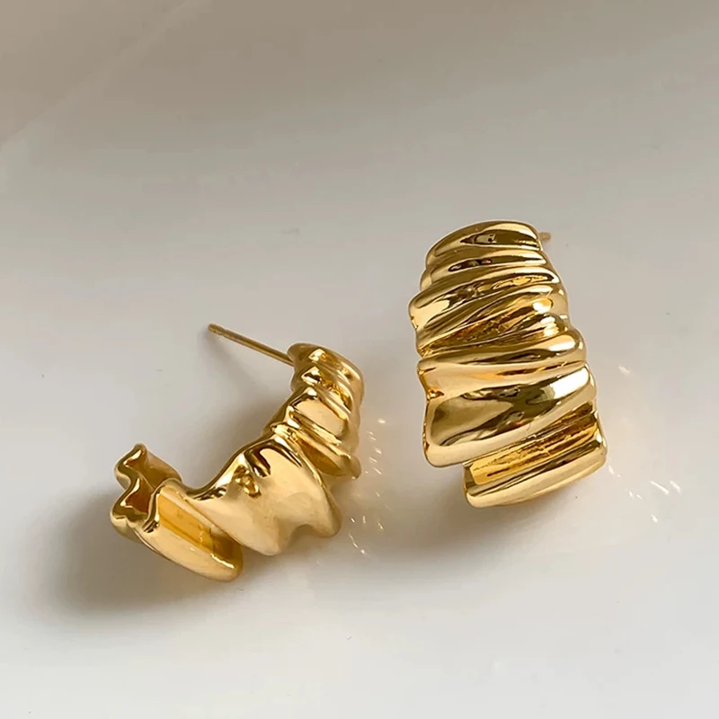 boucles-d'oreilles-clous-en-metal-torsade-raytimone-pour-femme-–-design-unique-accessoires-de-mode-et-bijoux