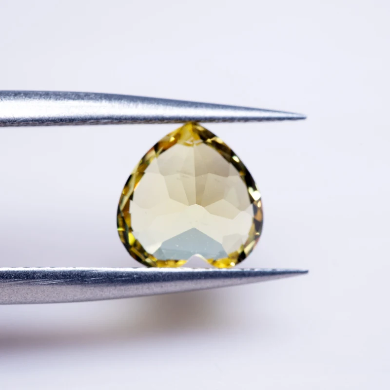 Im Labor gezüchteter Saphir, gelbe Farbe, VVS1, Herzform, Fabrik, Großhandel, DIY, fortschrittlicher Schmuck, Ringe, Ohrringe, Herstellung mit Zertifikat – Detail 2