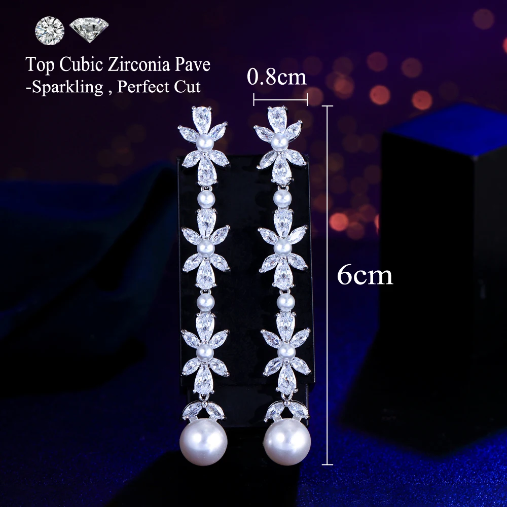 CWWZircons Glänzende weiße CZ-Silberfarbene lange hängende Perlen-Blumen-Blatt-Zirkonia-Ohrringe für Damen, Hochzeit, Großhandel E0916 – Detail 1