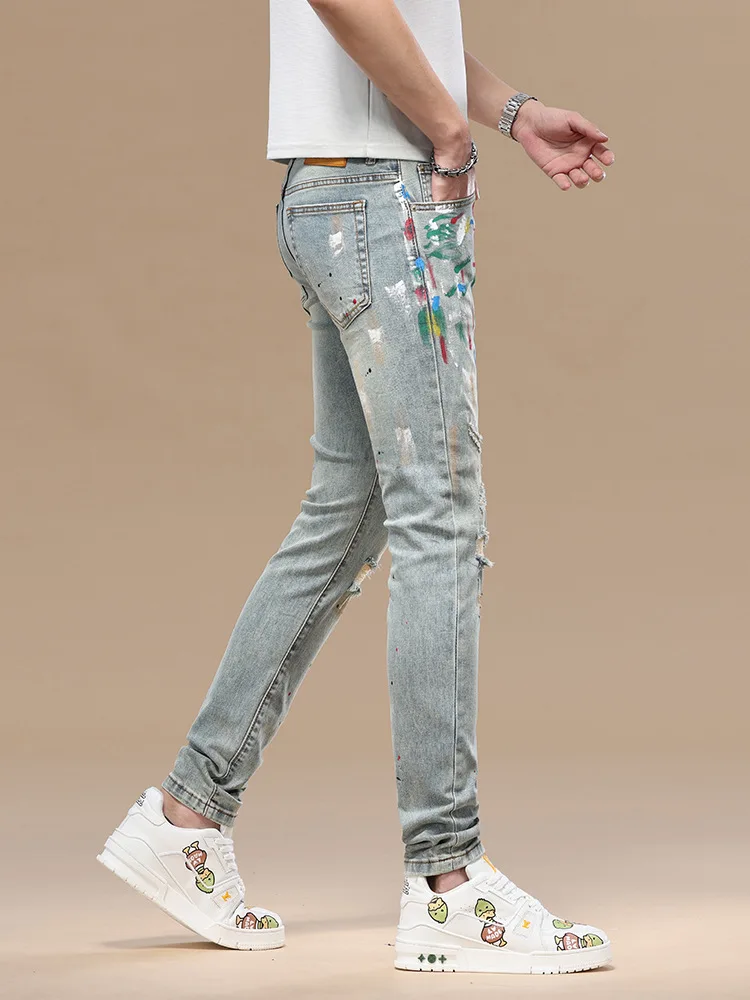 High end ripped patch nine inch jeans for men with slim fit and small feet, 2025 spring/summer new fashion trend printed pants