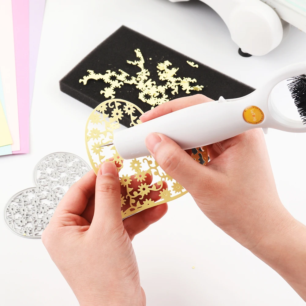 Die Brush Piercer Scraper 3 In 1 Weeding Tool Die Pick W/foam Pad for Craft Scrapbooking Easily Rolls Away Excess Paper From Die