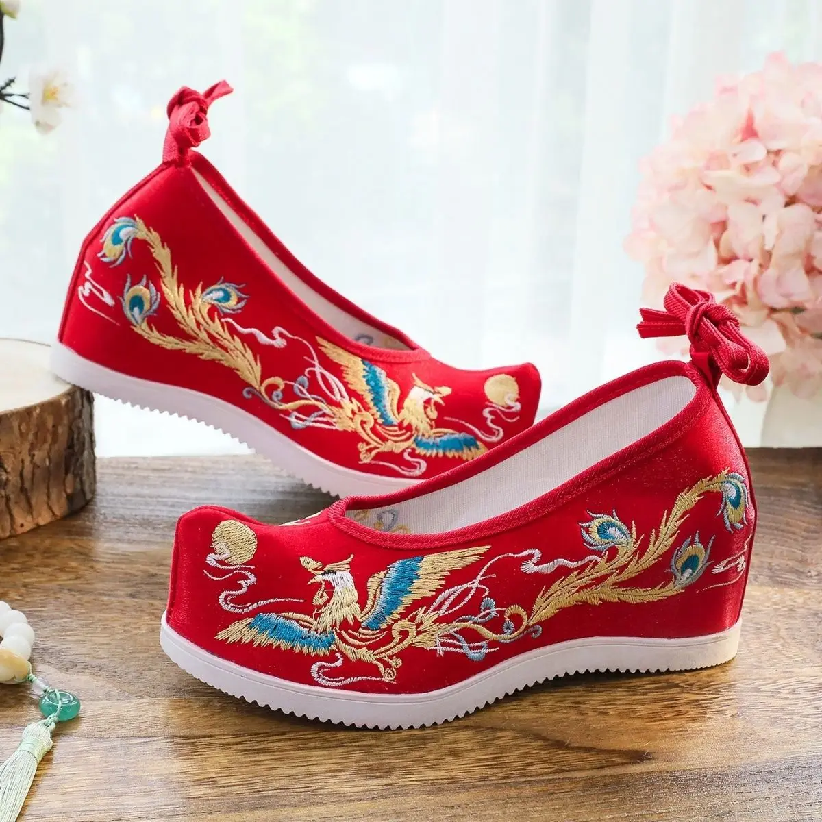 Ancient Style Handmade Hanfu Wedding Shoes for Bride Traditional Chinese Embroidered Cloth Shoes with Hidden Wedge