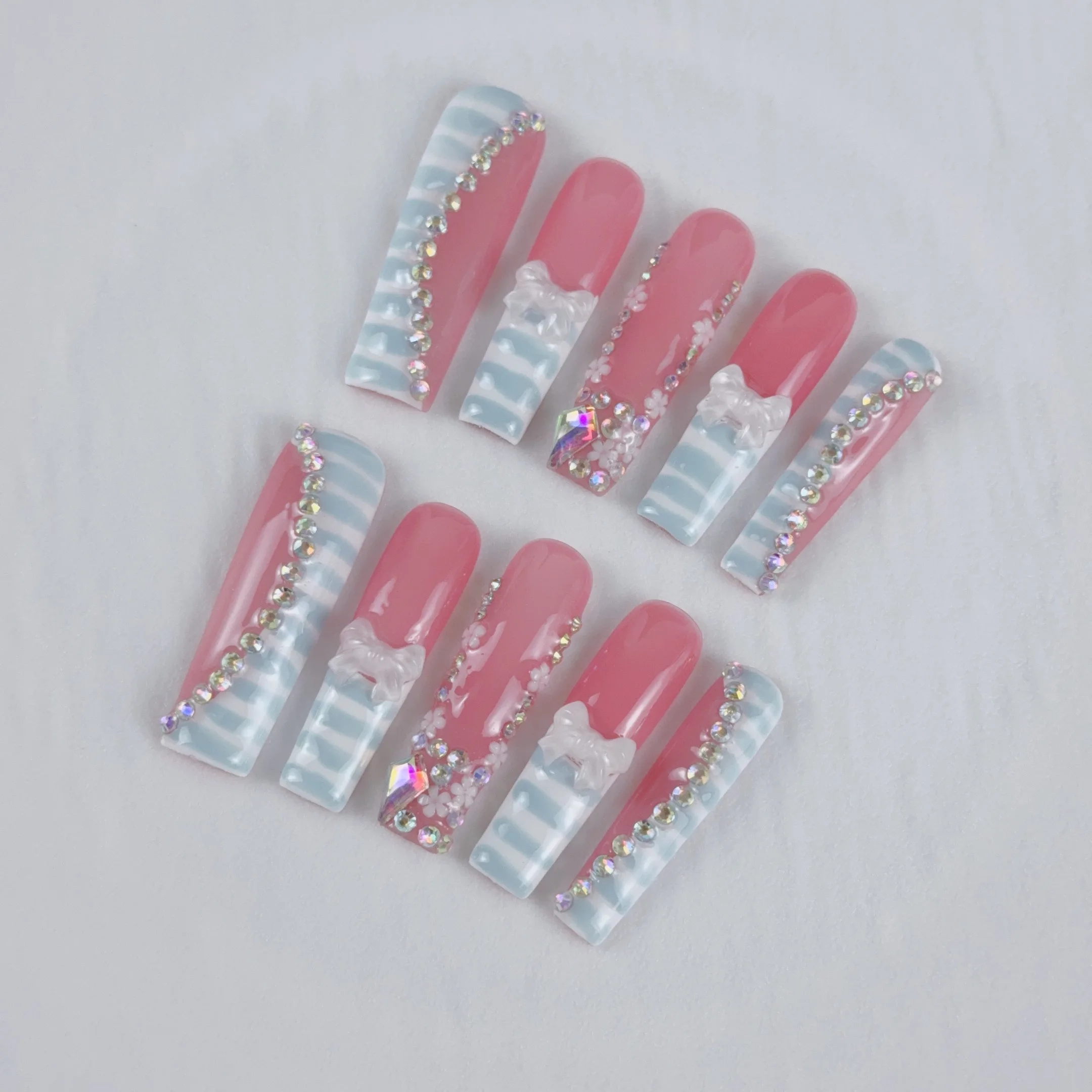 10個入り高級スタイルガールズバージョン、手描きのゼブラ柄、 - Nail Art Zebra のレビューと価格
