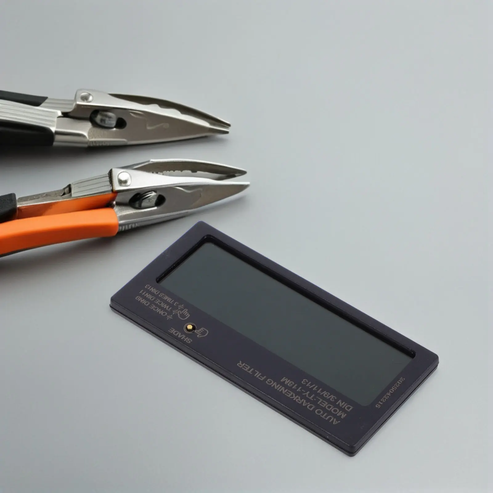 

Auto-Darkening Welding Lens True Color Solar Auto-Adjusting Filter for Welding Mask Hoods Clear View Protective Glass