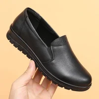 Soft-Soled Leather Flats For Middle-Aged And Elderly Women Comfortable EVA Insole Non-Slip Black Shoes Directly Supplied By Cow - Image 4