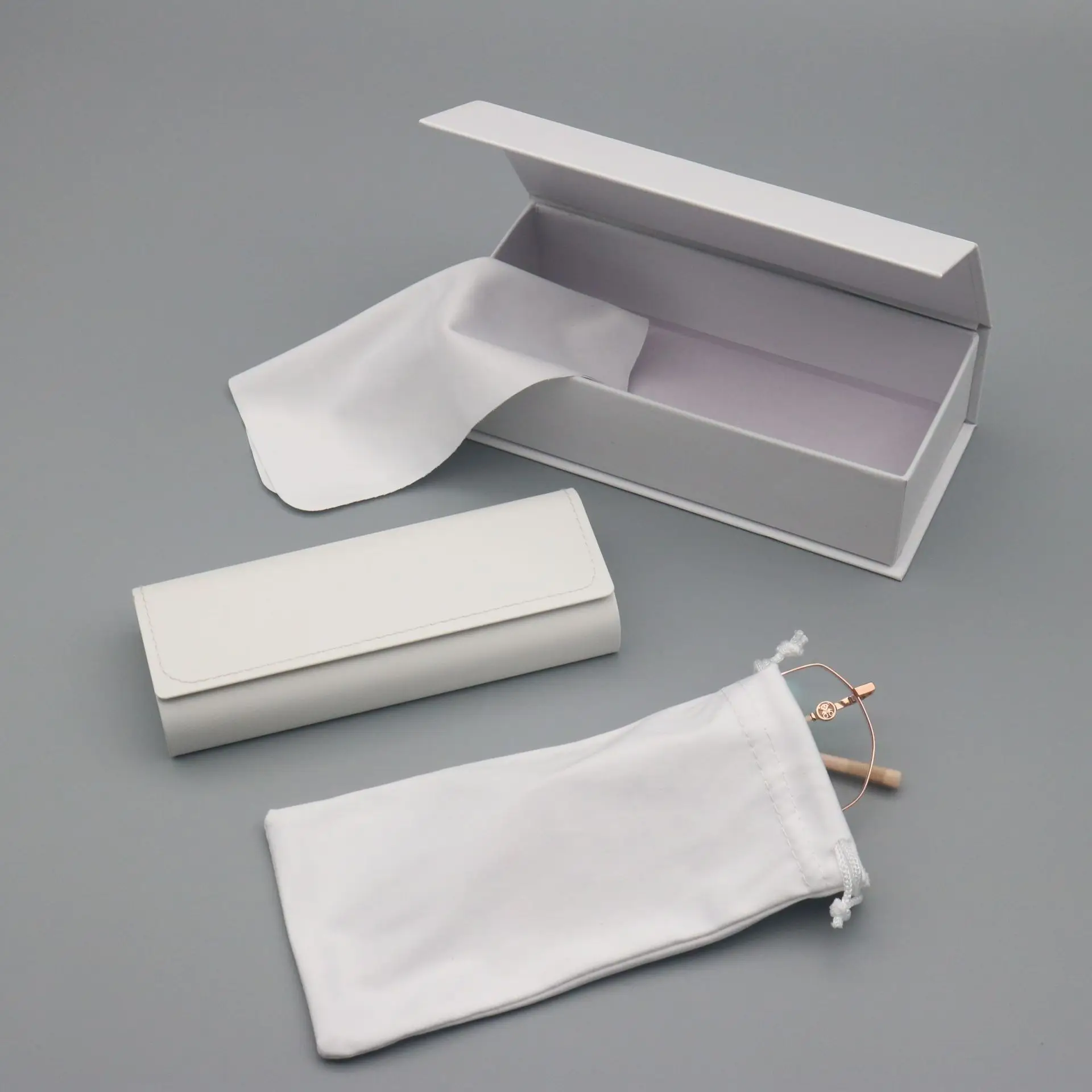 

Набор из 4 предметов, высококачественный белый футляр для очков, искусственная кожа ручной работы, большая емкость для хранения, роскошная коробка для очков премиум-класса