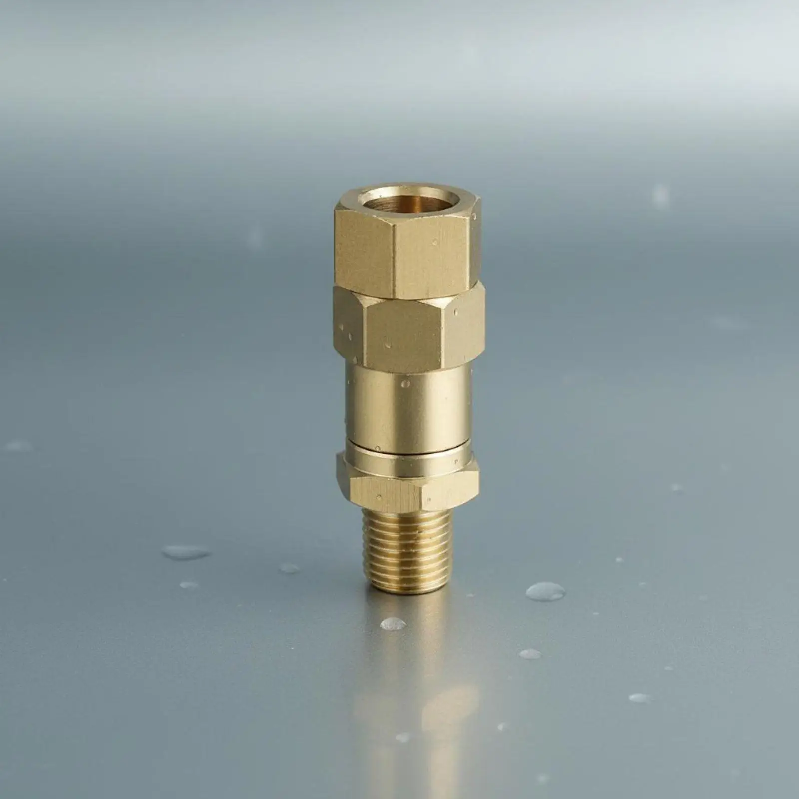 Rotating Washer Connector for Cordless Pressure Washer Car Cleaning Heavy Duty Brass Anti Tangling Hose Joint for Detailing Tool