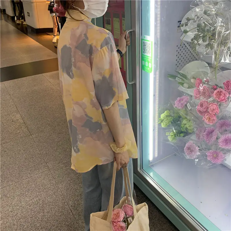 สไตล์ฮ่องกงลําลองแขนสั้นเสื้อผู้หญิงNiche Tie-Dye Top 2025 ฤดูร้อนใหม่เกาหลีรุ่นอเนกประสงค์