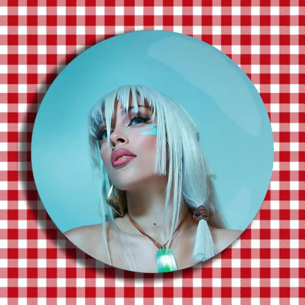 Singer D-Doja Cat Kiss me More Laser Badge Creative Pins Brooch for Bag Clothes Hat Decor Gifts Fans Collect