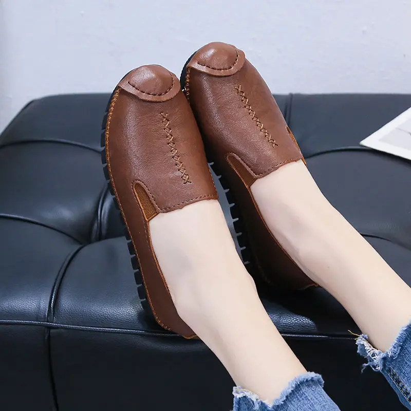 Waterproof Leather Sneakers Woman Retro Handmade Stitching Loafers Plus Size 34-42 Black White Red Brown Moccains Soft Sole Mom