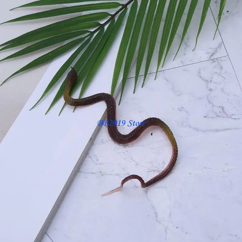 Q0KB ความแปลกใหม่ของเล่นเคล็ดลับจำลองงู Whimsy ยางงูขนาดเล็ก