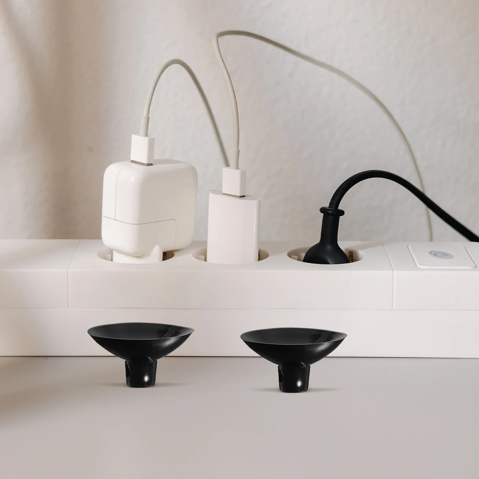 

20Pcs Flat Top Open Cable Clamps Suction Cups Cable Holder Cord Organizer Wire Clips for Walls Office Home Factory