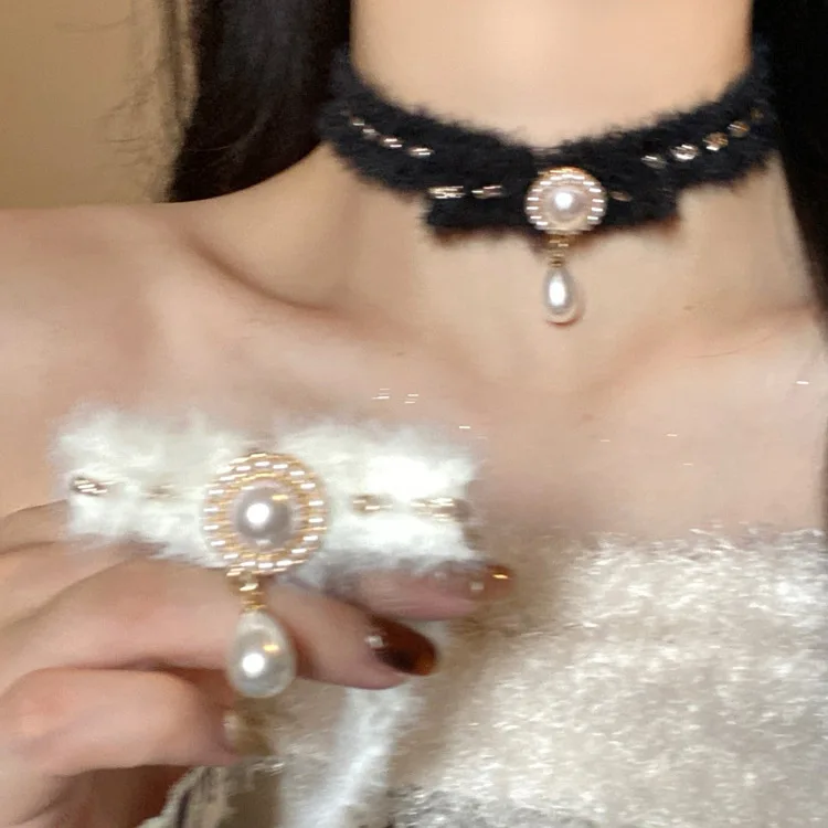 

Autumn and winter atmosphere plush pearl pendant collar female temperament high-end necklace niche design necklace