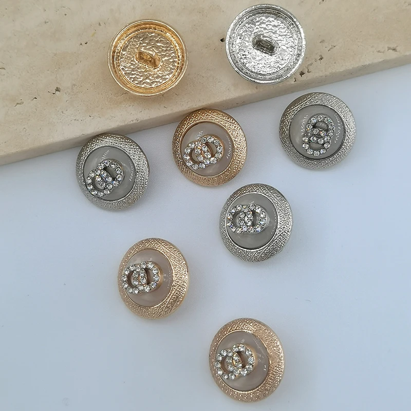 18/25MM wysokiej jakości Rhinestone metalowe guziki odzieży 6 sztuk hurtownie złoty srebrny marka modna dekoracja okrągły guzik dla kobiet