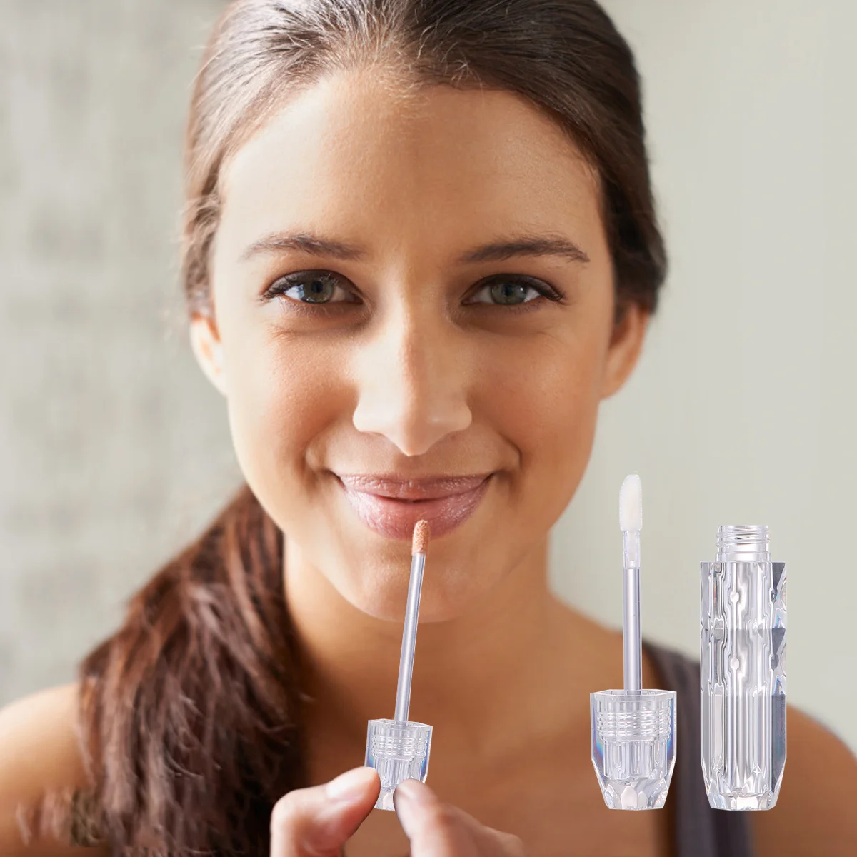 

5Pcs Mini Lip Gloss Tube Set Clear Plastic Empty Refillable Bottles Containers for Travel Daily Use Lip Gloss Bottle