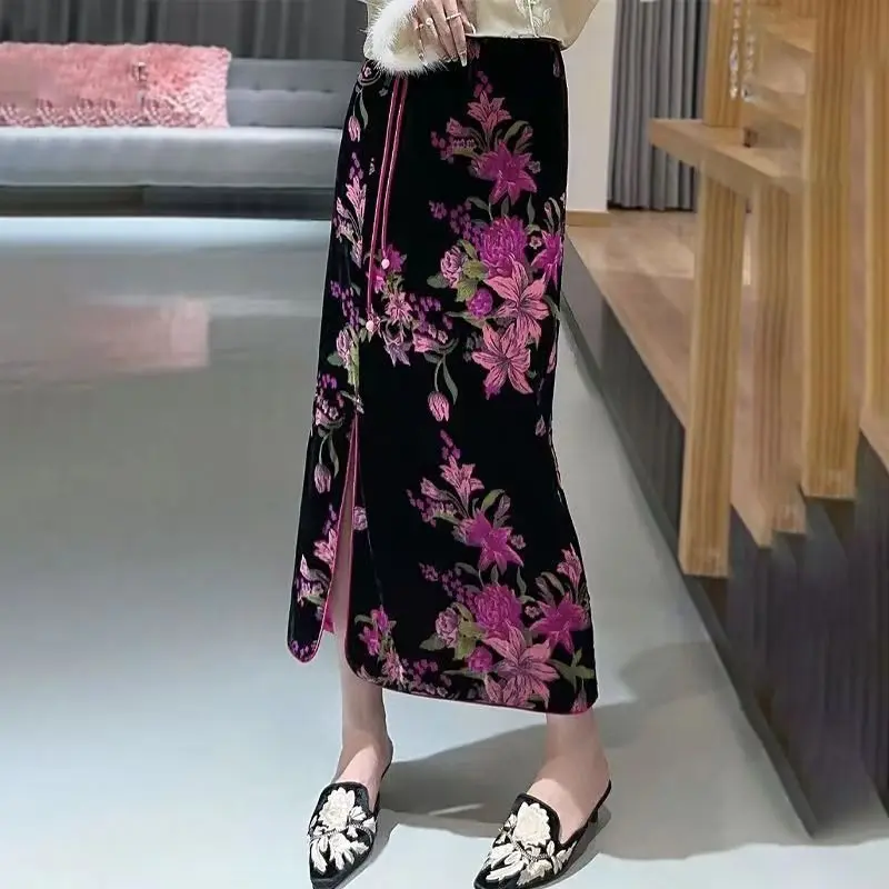 

New Chinese velvet women's medium and long autumn and winter thickened warm national style printed a-shaped split hip skirt