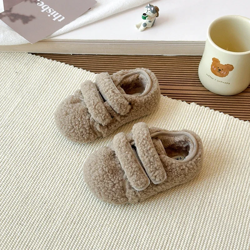 2025 أحذية الأطفال أحذية الصوف المسطح شتاء جديد ارتداء الدافئة القطن أحذية نسائية عادية لينة سوليد حذاء مسطح #2