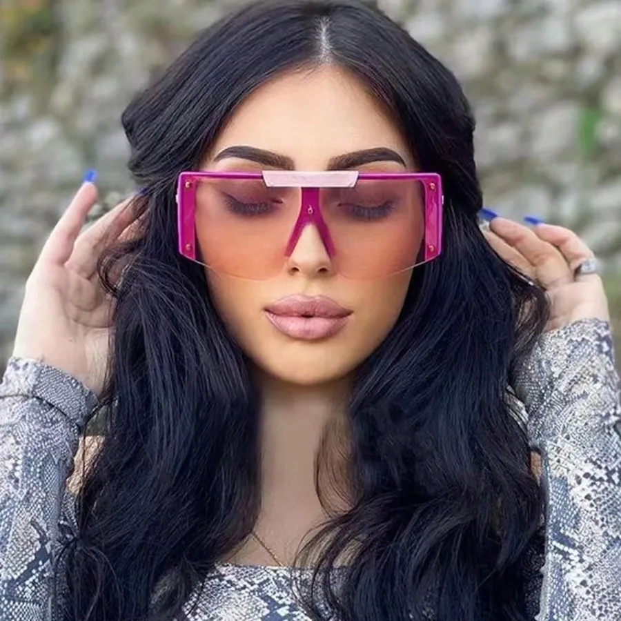 

Женские солнцезащитные очки-авиаторы с квадратной оправой и градиентными линзами - розовая оправа