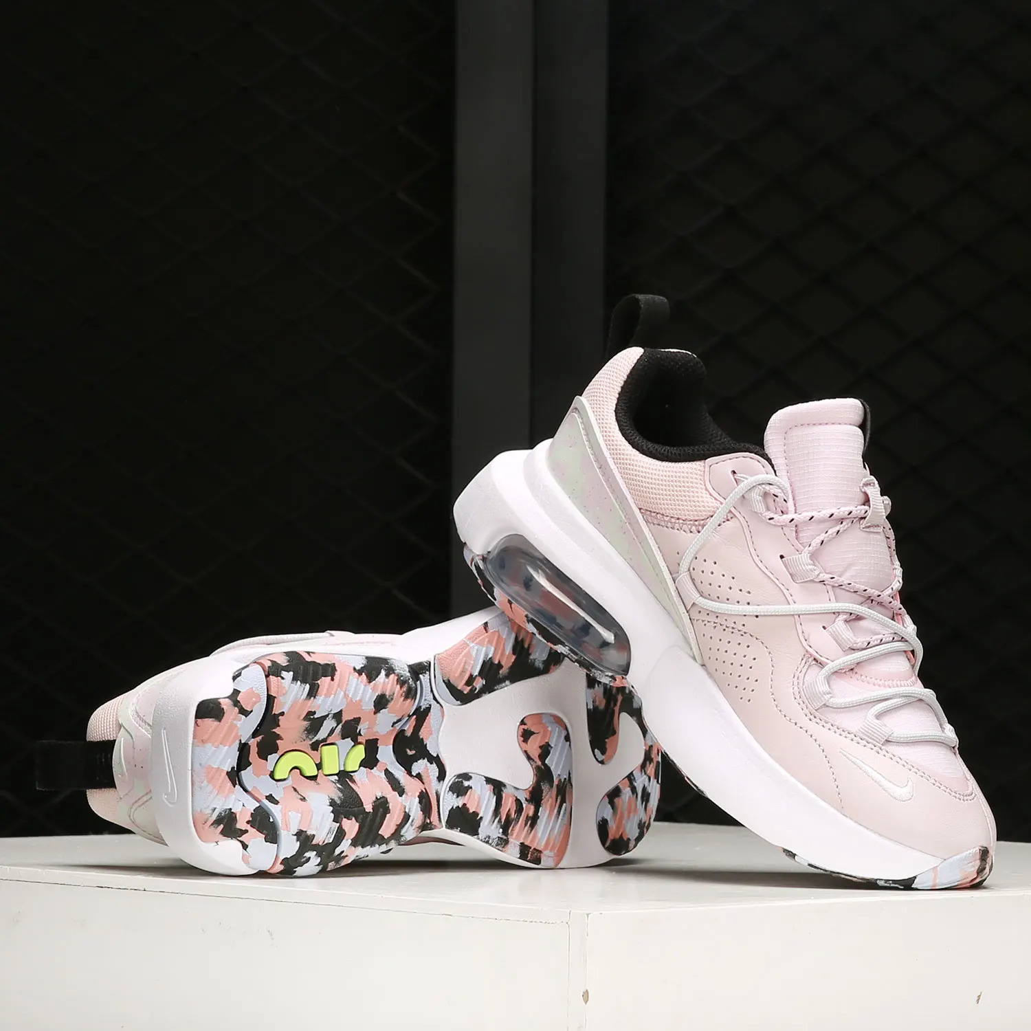 

Оригинальная женская удобная спортивная повседневная обувь Nike Air Max Viva DB5269-600